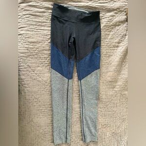 Outdoor Voices Gray Navy Blue Leggings Medium Yoga Pants Pilates Workout Active